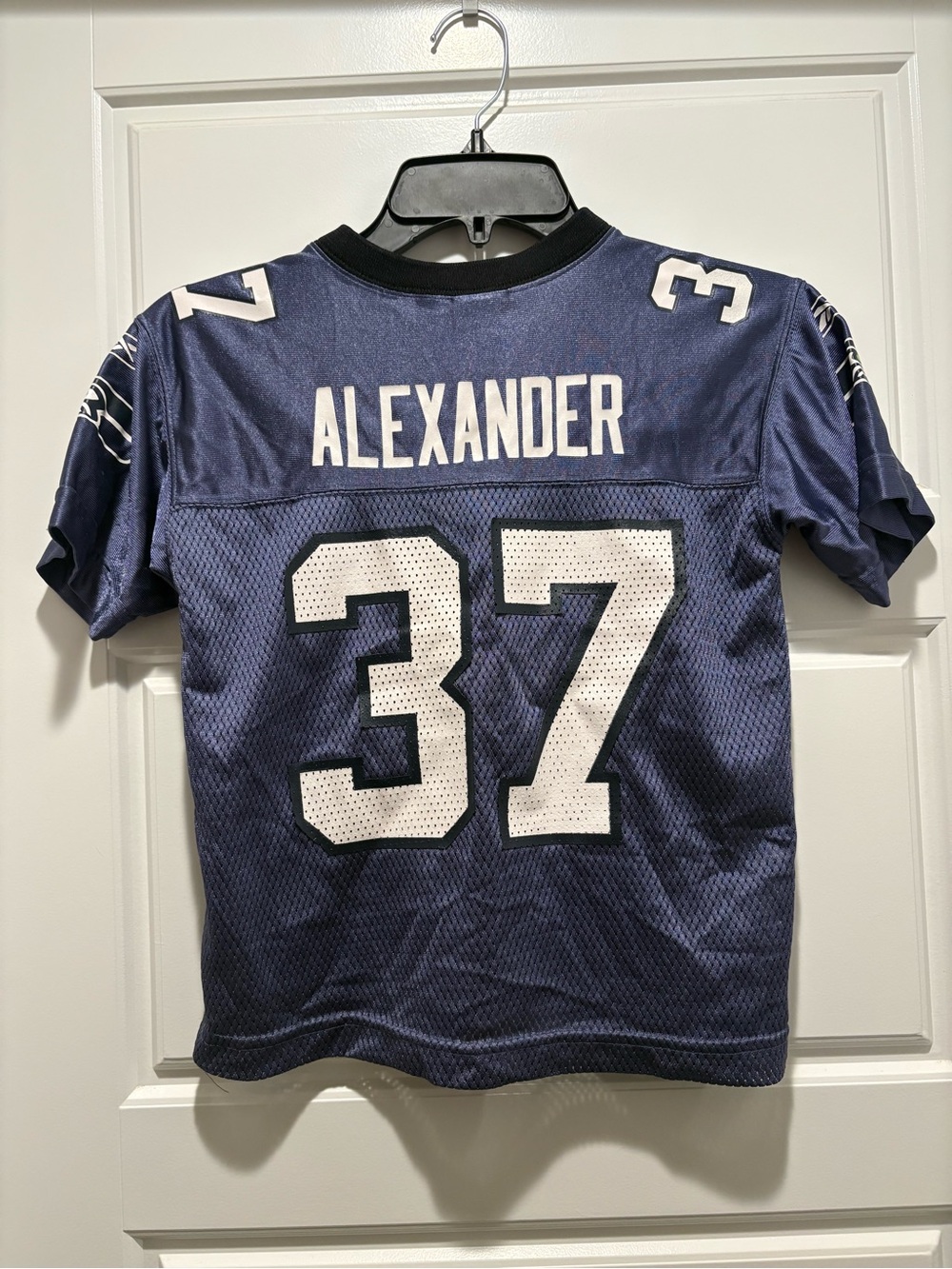 Seattle Seahawks Shaun Alexander #37 kids NFL jersey - youth Small
